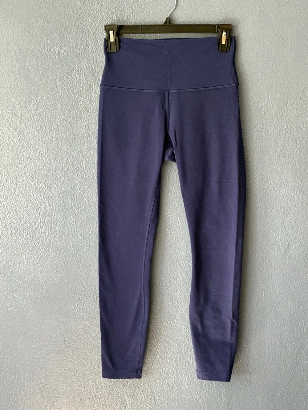 Lululemon High-Waisted Navy Athletic Leggings Size 4